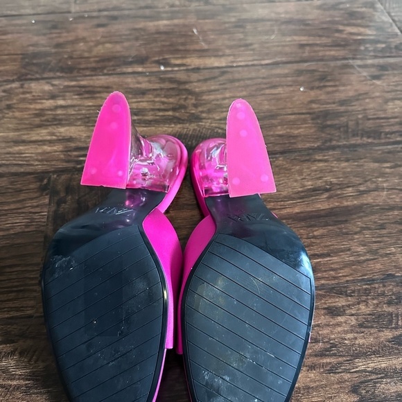 Zara Pink Heels Modern Minimalist Design - Picture 2 of 4